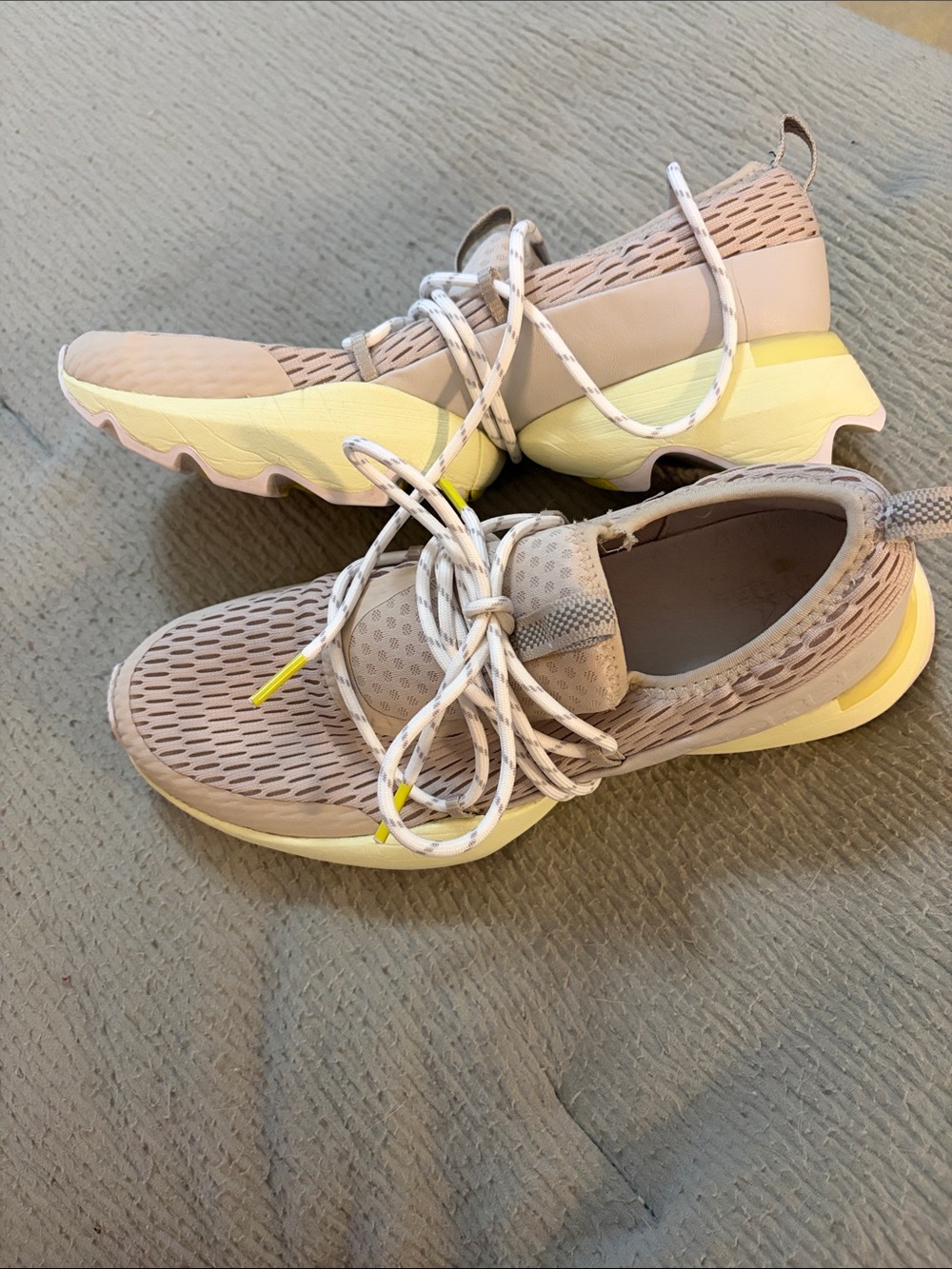 Sorel kinetic Women’s Lightweight Athletic Sneakers in Beige and Pale Yellow